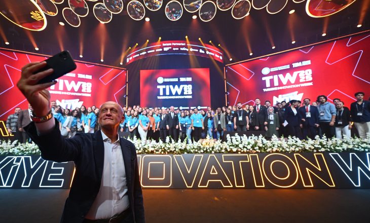Collina TIW’de konuştu