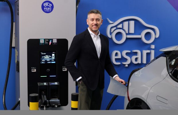 Eşarj Auto özelliği ile tek adımda kolay ve güvenli şarjlanma yeniliği