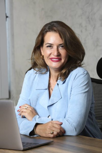 Serra Yılmaz kimdir?