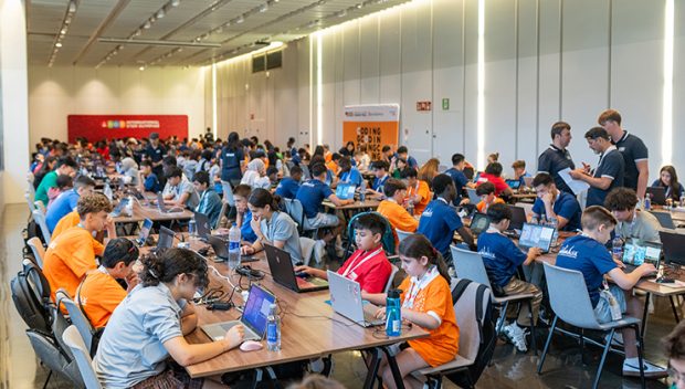 Türk öğrenciler Almanya’daki AI Prompt Lab’de göğsümüzü kabarttı: İki altın bir gümüş madalya