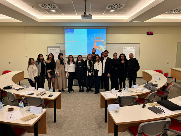 Mplus Academy mezunlarına ‘İş’te Kendin: Kendini Yönetme Sanatı’ eğitimi!