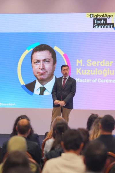 Digital Age Tech Summit, Türkiye’nin en etkili teknoloji yazarlarından, gazeteci M. Serdar Kuzuloğlu moderatörlüğünde 5 Mayıs 2026’da Zorlu PSM’de izleyicisi ile buluşacak.