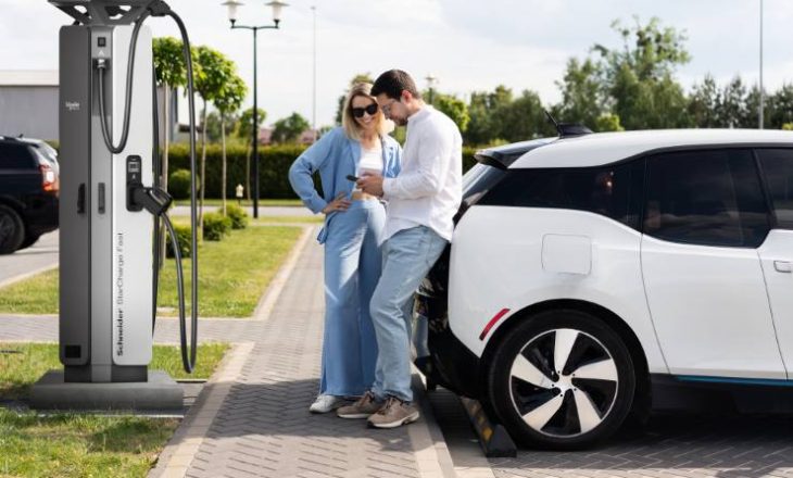 Schneider Electric’ten Schneider StarCharge Fast 720 Yüksek Verimli EV Şarj