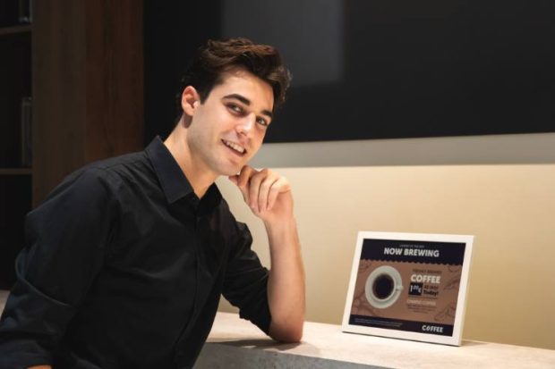 Samsung Biyo-Reçine ile üretilen ilk 13 inç’lik Renkli E-paper ekranını tanıttı 