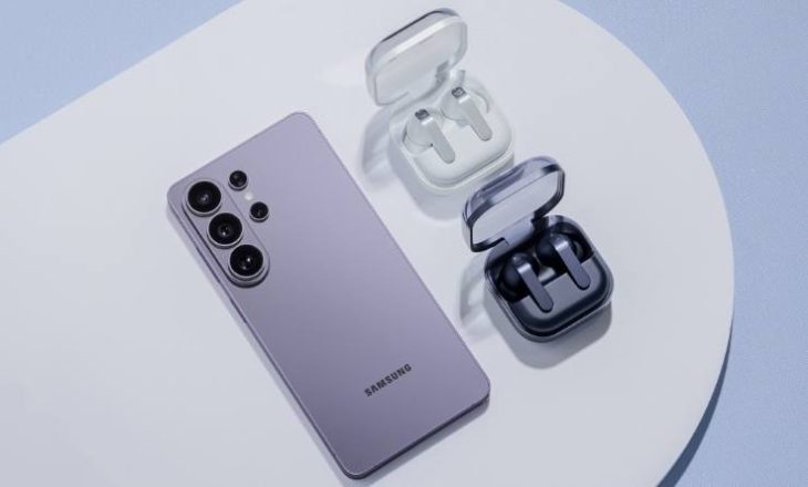 Galaxy Buds4 serisi akıllı ses özellikleriyle tasarımı bir araya getiriyor