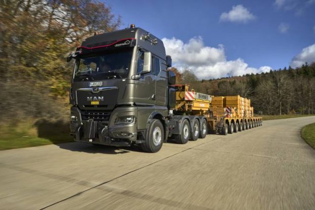 Yeni Aslan Kral: MAN, 250 Tonluk Dev Çekicisini Tanıttı