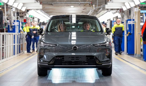 Volvo Cars, tamamen elektrikli yeni EX60’ın üretimine başladı