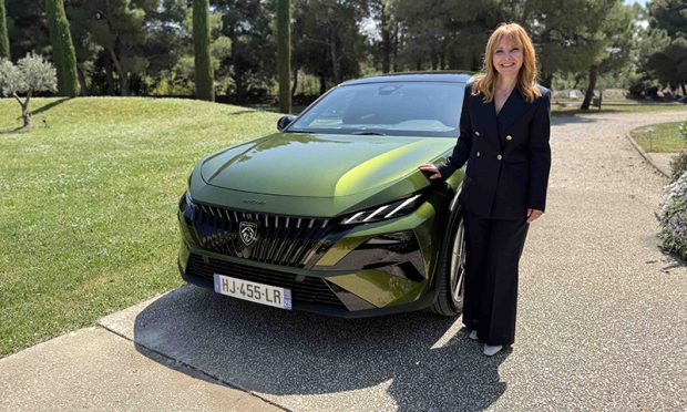 Yeni Peugeot 408: Fastback’in Hibrit Hali! Türkiye: Peugeot 408’in Dünya Lideri Peugeot Marka Direktörü Gupse Kaplan