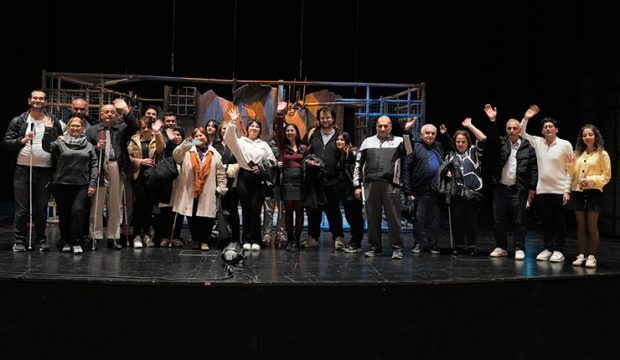 Türk Telekom, “Erişilebilir Tiyatro” projesi kapsamında “Ebedi Barış” oyununu erişilebilir kıldı