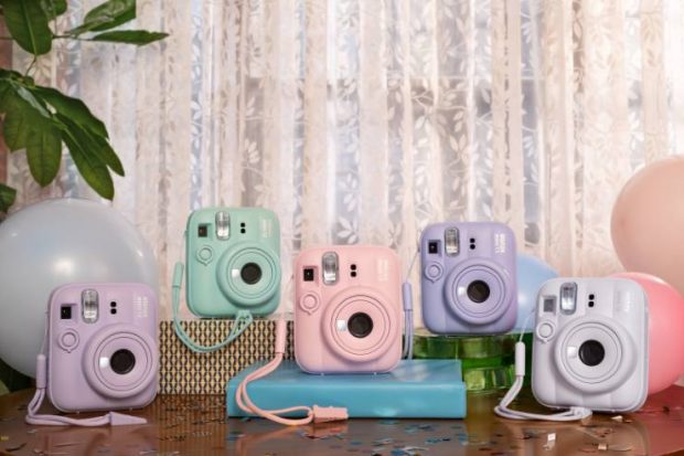 instax mini 13™ ve Yeni instax™ mini Film Pastel Galaxy Satışta 