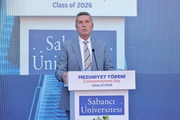 Sabancı Üniversitesi Mütevelli Heyeti Başkanı Hayri Çulhacı mezunlara seslendi