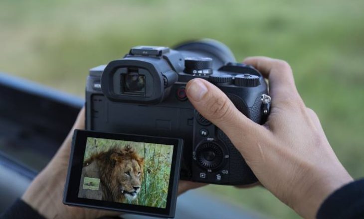 Sony RX10 Mark V Tanıtıldı: Yapay Zeka Destekli AF, 24-600 mm Lens ve 4K 120p Video Bir Arada
