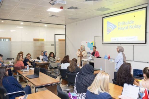 ‘Dijitalde Hayat Kolay’ projesinde mentörlük ve hibe başvuruları başladı