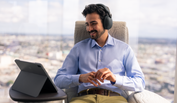 Logitech Zone Vibe Pro, İş ve Günlük Yaşamı Tek Kulaklıkta Buluşturuyor!
