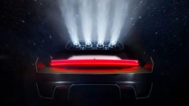 Roket İticili Tesla Roadster Tanıtıldı: Havada Takla Atıyor!